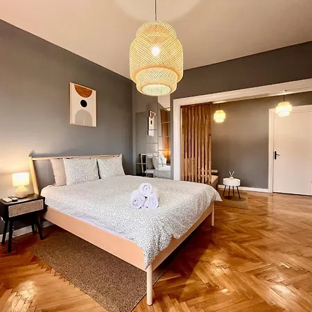Woodie With Premium Comfort Near Piata Unirii Apartman